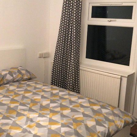 2 Bedroom Garden Apartment Τσέλτενχαμ Εξωτερικό φωτογραφία