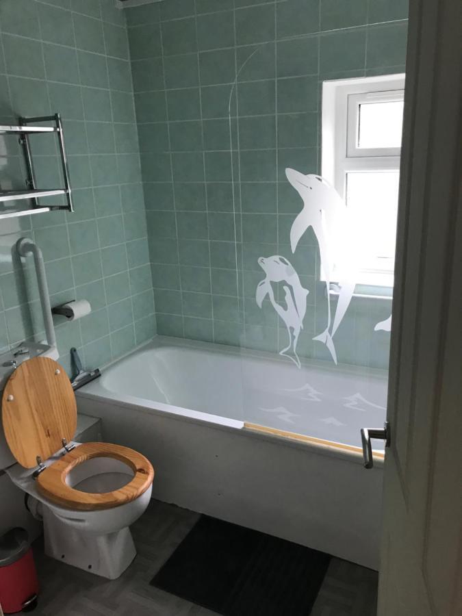 2 Bedroom Garden Apartment Τσέλτενχαμ Εξωτερικό φωτογραφία